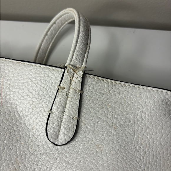 Imoshion Reversible White & Floral Vegan Leather Bag and Pouch - Picture 3 of 6